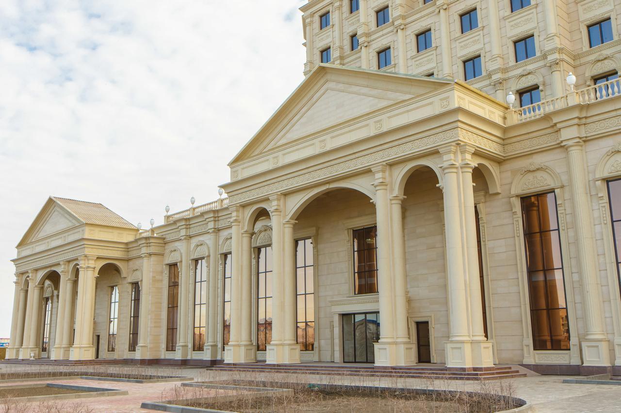Sultan Palace Hotel Aτιράου Εξωτερικό φωτογραφία The main entrance of the university
